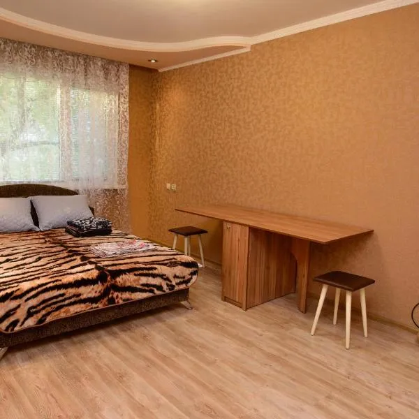 Апартаменты Deluxe, ξενοδοχείο σε Τσερκάσι