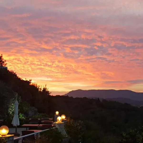 Dimitra Apartments K, hotel v destinaci Kommeno