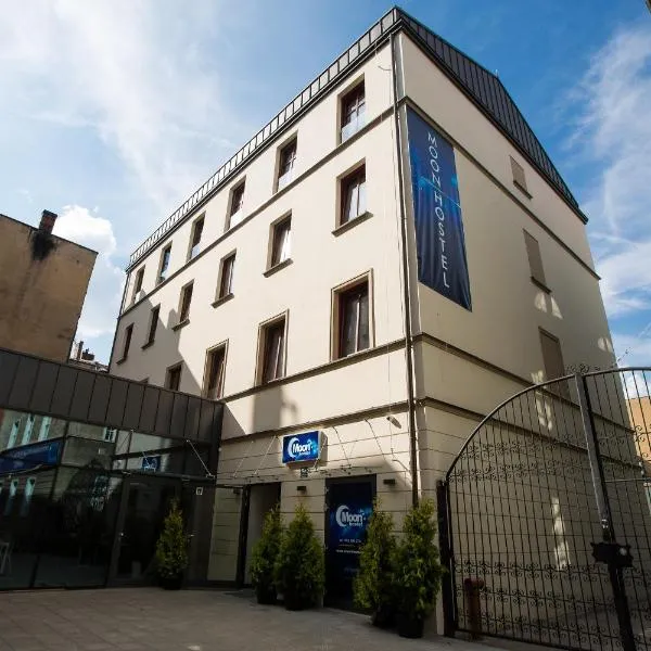 Moon Hostel Poznań, hotel in Poznań