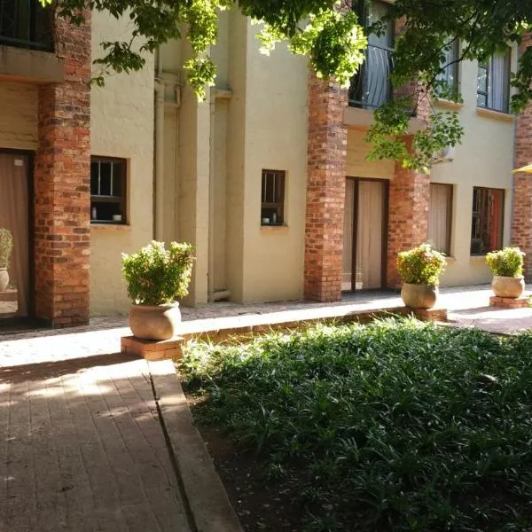 24 Onvrey Guest House, Hotel in Boksburg