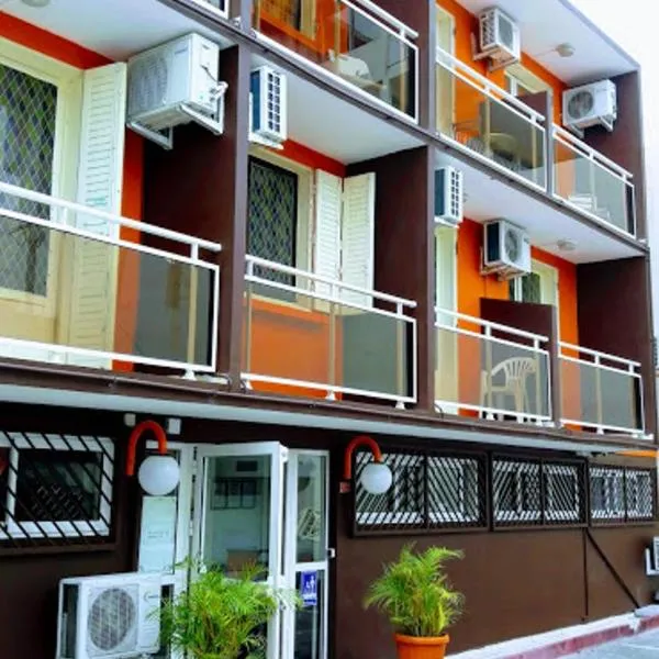 Hôtel Du Centre, hotel v destinácii Saint-Denis