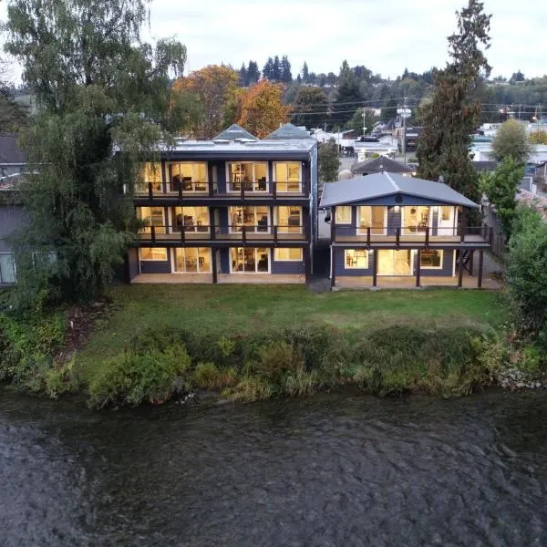 Chateau Riverside, hotel v destinaci Campbell River