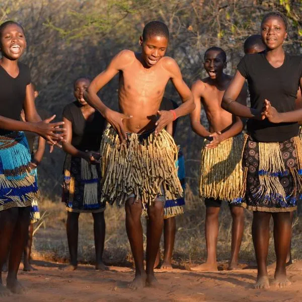 RiverDance Lodge, hotel in Mamono