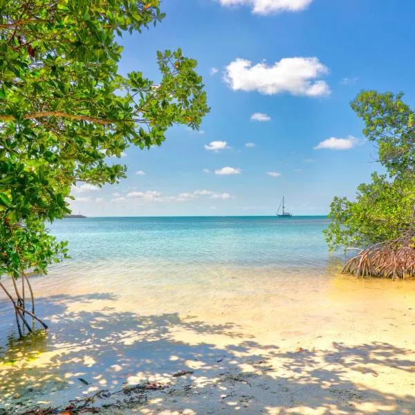 Fiesta Key RV Resort Premium Room 3, hotel en Layton