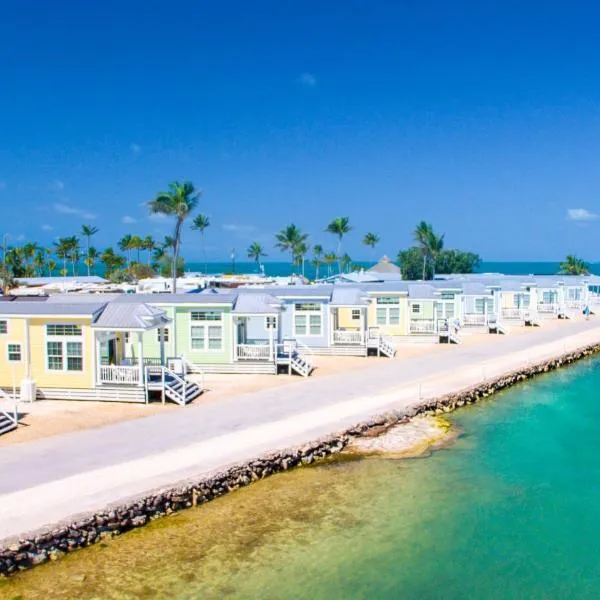 Fiesta Key RV Resort Waterfront Cottage 33, hotel en Layton