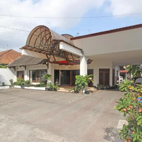 RedDoorz Plus @ Taman Siswa 3, hotel v destinaci Yogyakarta