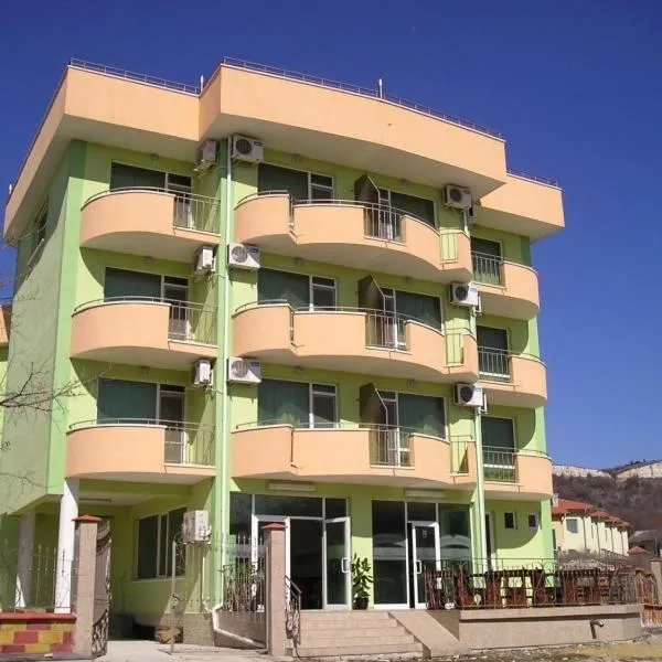 Anelia Family Hotel, hotel in Kavarna