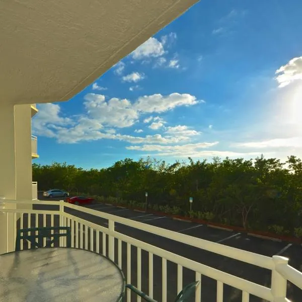 Sunrise Suites Dominican Suite #110, hotel in Key West