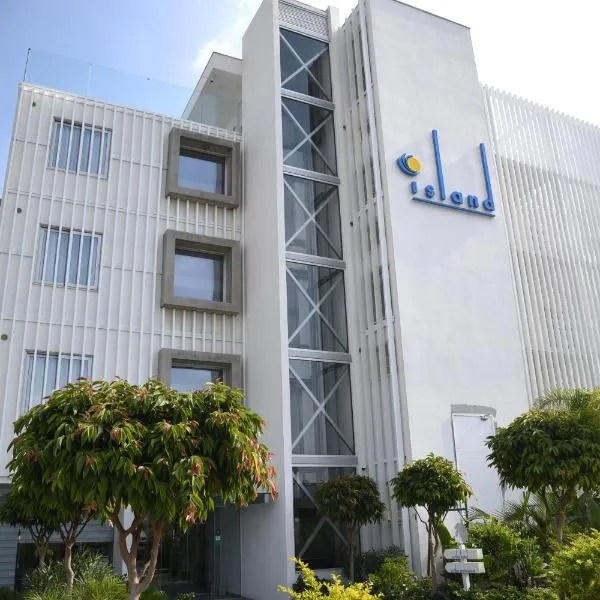 Island Boutique Hotel, hotel in Larnaka