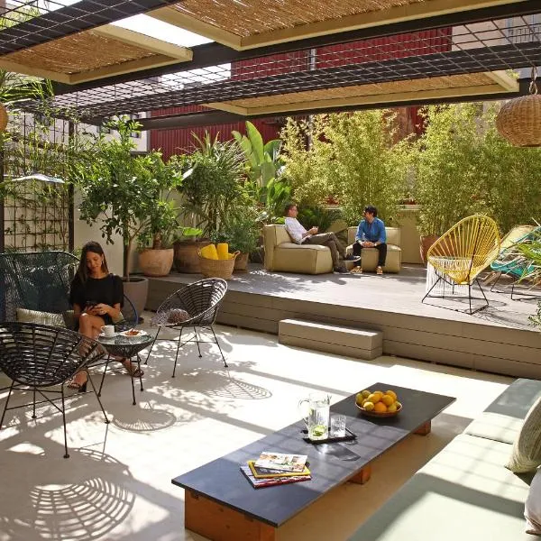 Chic & Basic Lemon Boutique Hotel, hotel in Barcelona