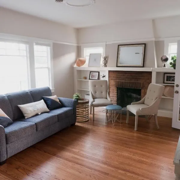 Spacious, Sunny House in Berkeley/Oakland Rockridge, hotel in Oakland