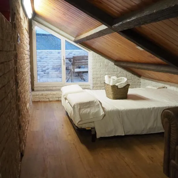Tiny apartment on the roof touching Gibraltar, hotel en La Línea de la Concepción