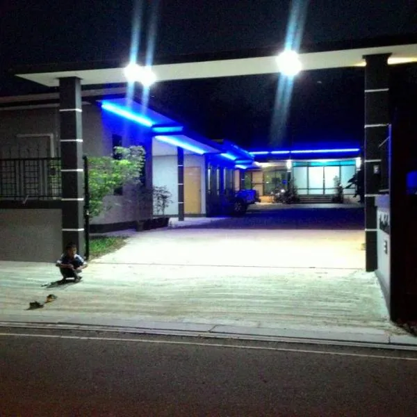 เซราะกราว โฮมสเตย์、Sanomのホテル