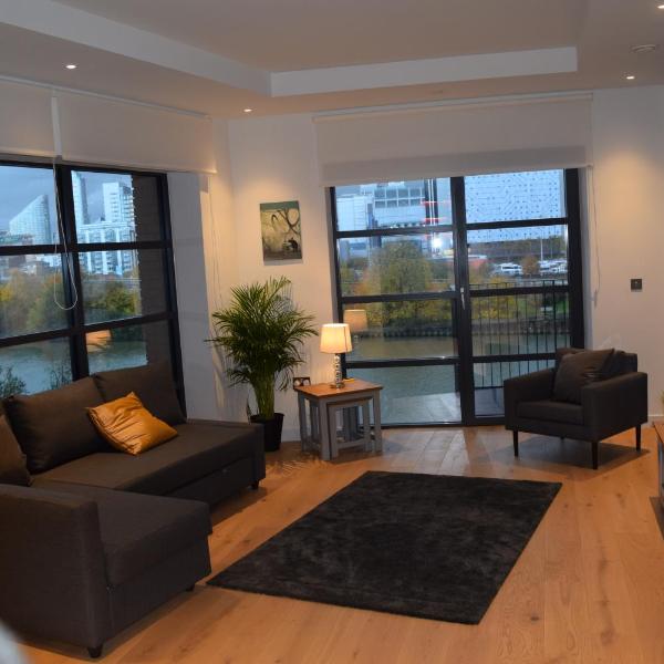 London City Island 3 Bedroom Luxury Apartments, Canary Wharf, E14, London