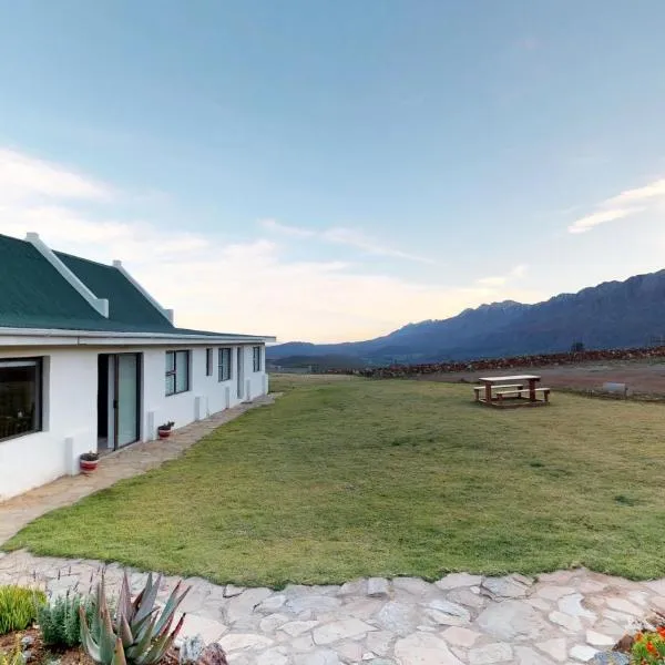 Swartberg Pass Cottages - Kobus Se Gat, hotel di Matjiesrivier
