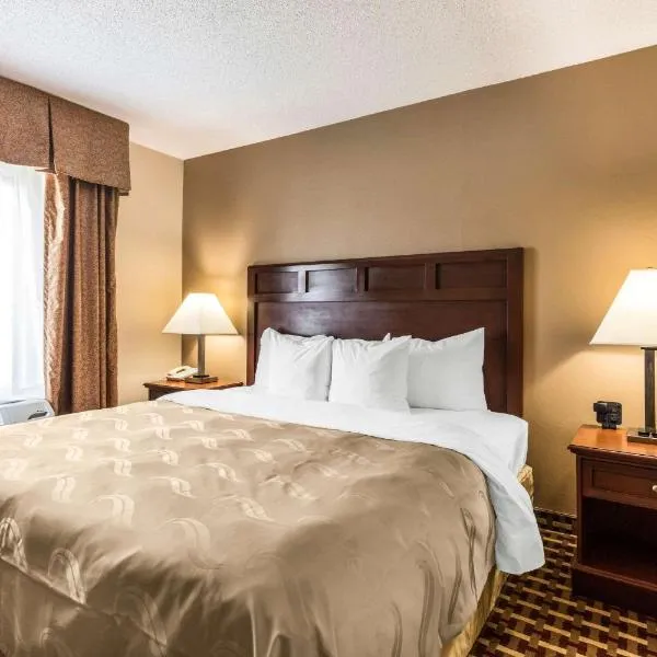 Quality Suites Paducah I-24, hotel di Paducah