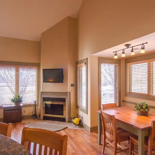 Spacious 2 Bed Condo at Crystal Mountain Resort, hotel in Thompsonville