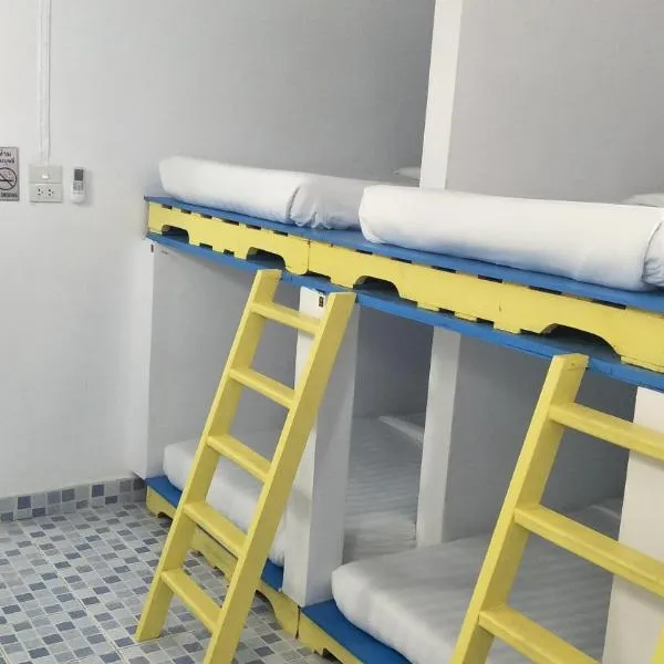 HuaHin Night Market Hostel、ホアヒンのホテル