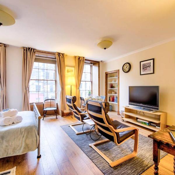 ALTIDO Royal Mile Apartment for Two - Location, Location!