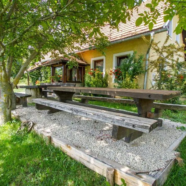 Holiday Home Juričko with private Sauna, hôtel à Bizeljsko