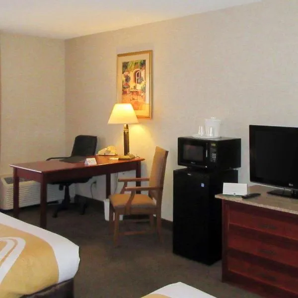 Quality Inn & Suites Downtown - University Area, hotel v destinácii Albuquerque