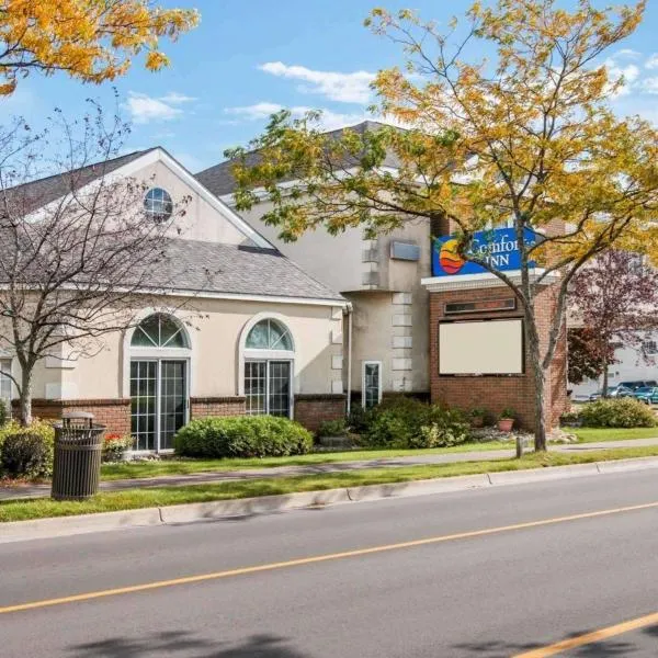 Comfort Inn Lakeside, hotel en Mackinaw City