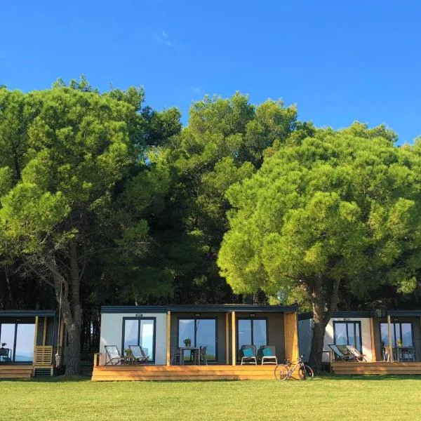 Camp Vransko lake - Mobile homes, hotell Pakoštanes