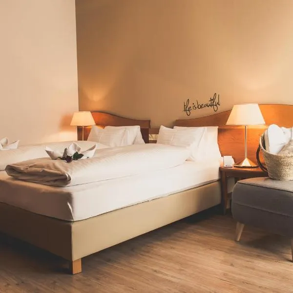 Hotel Stoiser Graz -Parkplatz inbegriffen!, hotel ve uŠtýrském Hradci