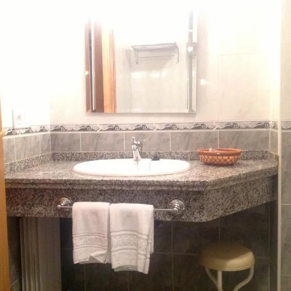 Hostal San Froilan, hotel em La Virgen del Camino