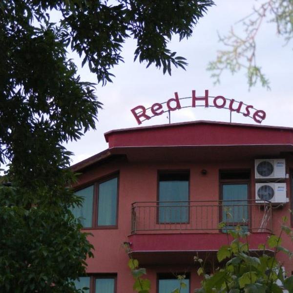 Red House Family Hotel