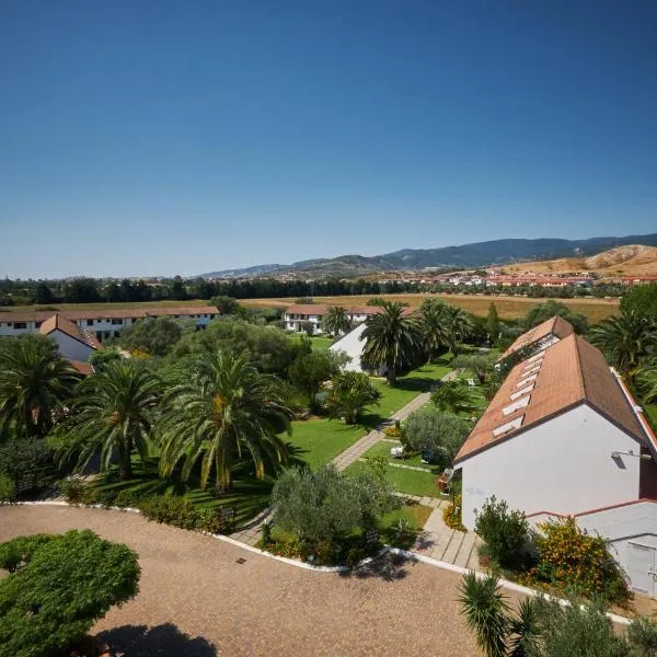 Nausicaa Village, hotel in SantʼAndrea Apostolo dello Ionio