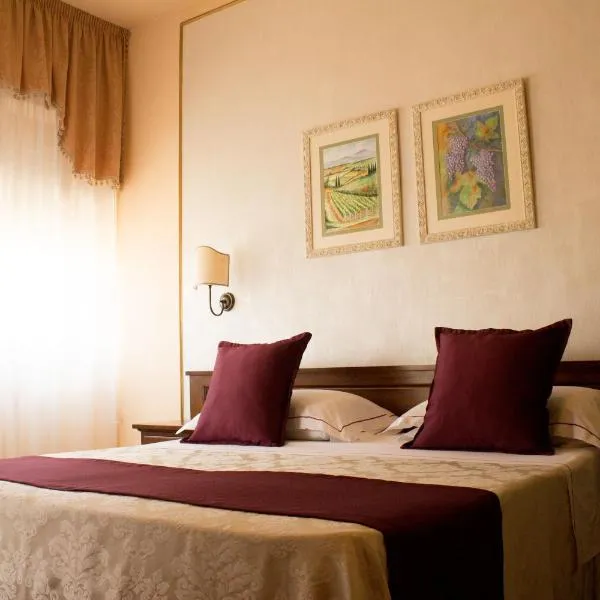 Hotel Ristorante Tre Stelle, ξενοδοχείο στο Μοντεπουλτσιάνο