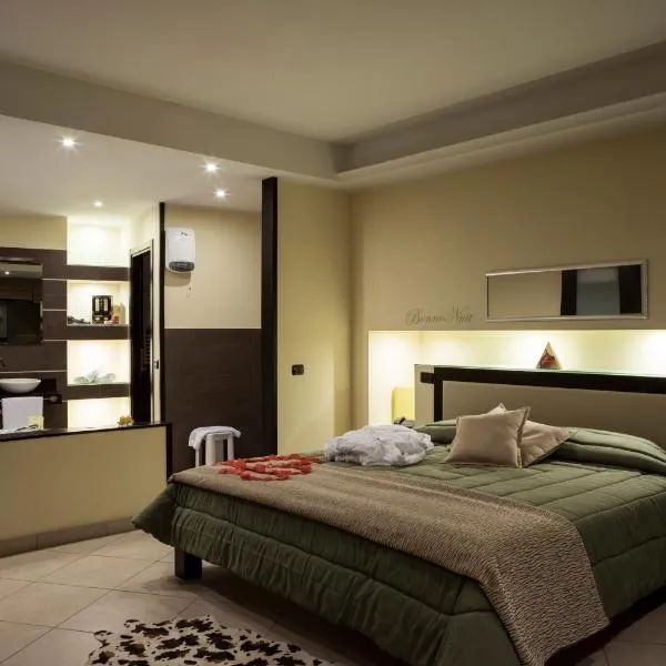 Manhattan Village Hotel, hotel v destinaci Sulmona