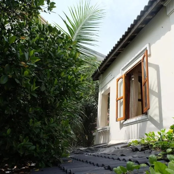 Moon house tropical garden - Lavender, hôtel à Nha Trang