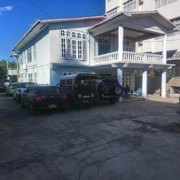 Diamond Star Guest House, hótel í Nyaung Shwe