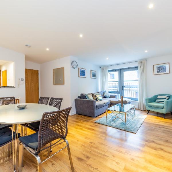 2 Bed Executive Apartment next to Liverpool Street FREE WIFI by City Stay Aparts London