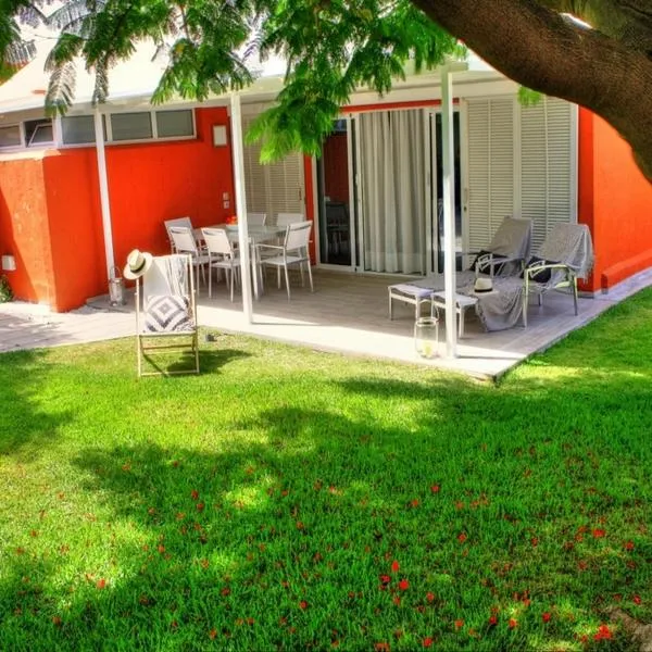 Bungalows Los Melocotones、マスパロマスのホテル