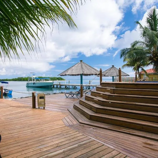 Wikkid Resort, hotel in Dixon Cove