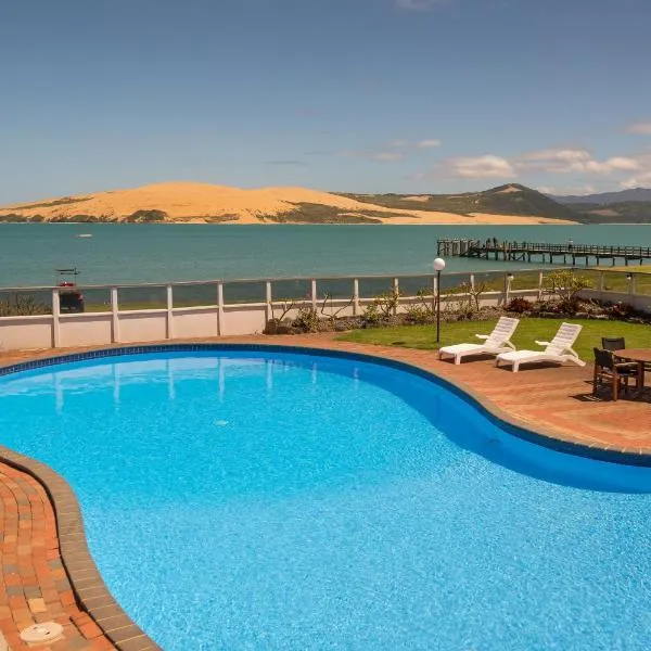 The Sands Hotel Hokianga, hotel di Opononi