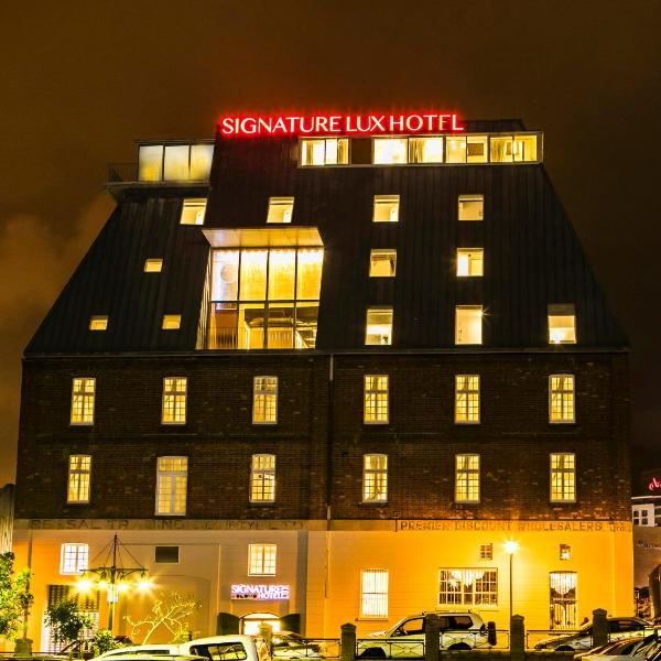 Signature Lux Hotel by ONOMO, Waterfront