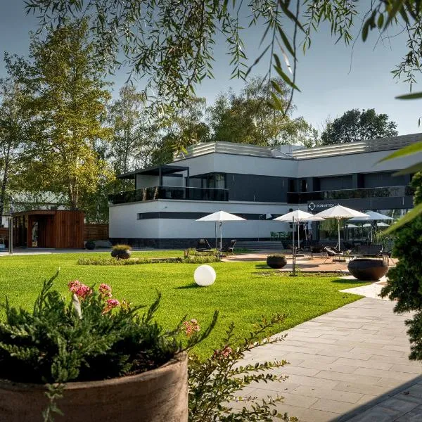 Donautica Hotel & Restaurant, hotel v destinaci Fadd-Dombori