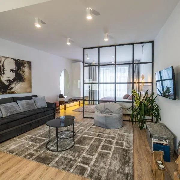 Glossy Lodge, hotel in Thessaloniki