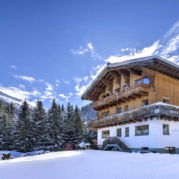 Pension Sattelkopf, hotel en Sankt Anton am Arlberg