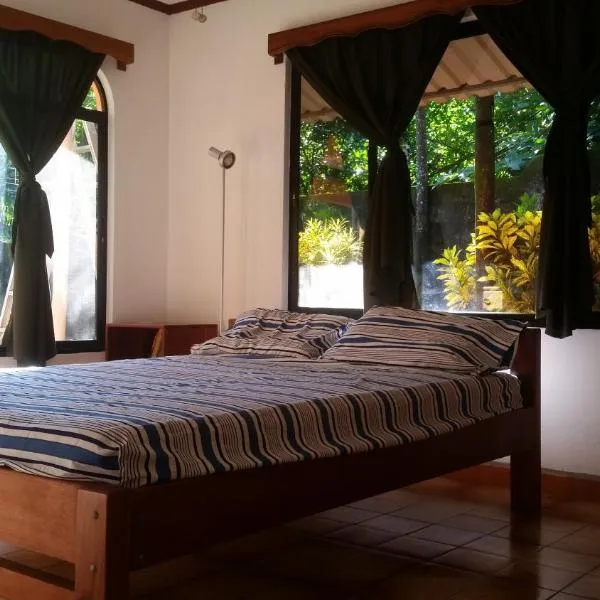 Embassy House, hotel di Puerto Jiménez