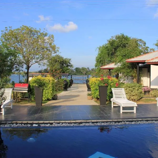Flower Garden Lake Resort, hotel en Tissamaharama