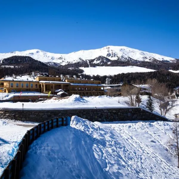 Club Esse Pila 2000, hotel in Pila