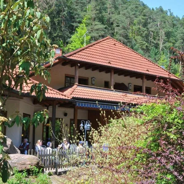 Landgasthof Am Teufelstisch, ξενοδοχείο σε Hinterweidenthal