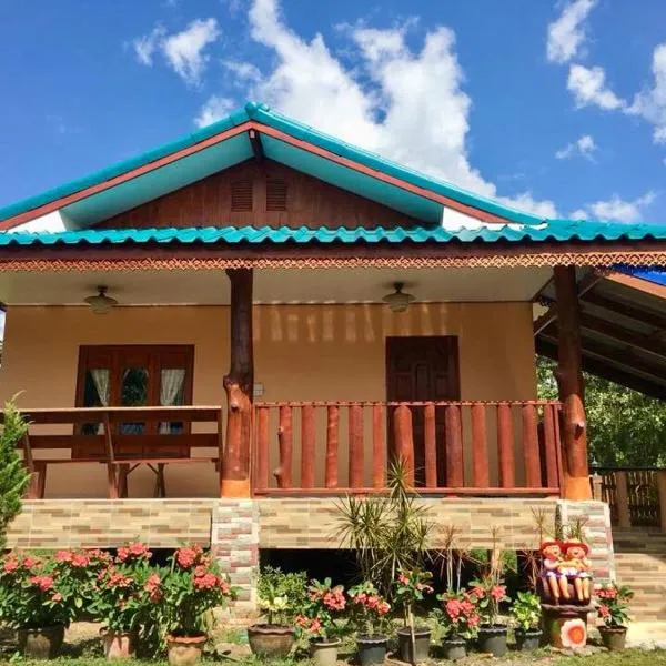 บ้านเรือนทอง, hotel v destinaci Chiang Khan