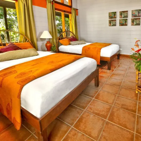 Pachira Lodge, hotel in Tortuguero