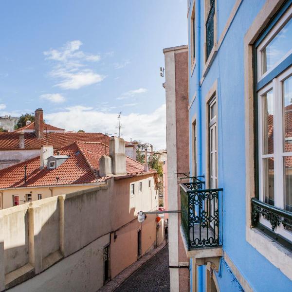 Alfama St George Castle District Fabulous 3 Bedrooms 2 Bathrooms AC Balcony 1st floor Apartment 19th Century Building